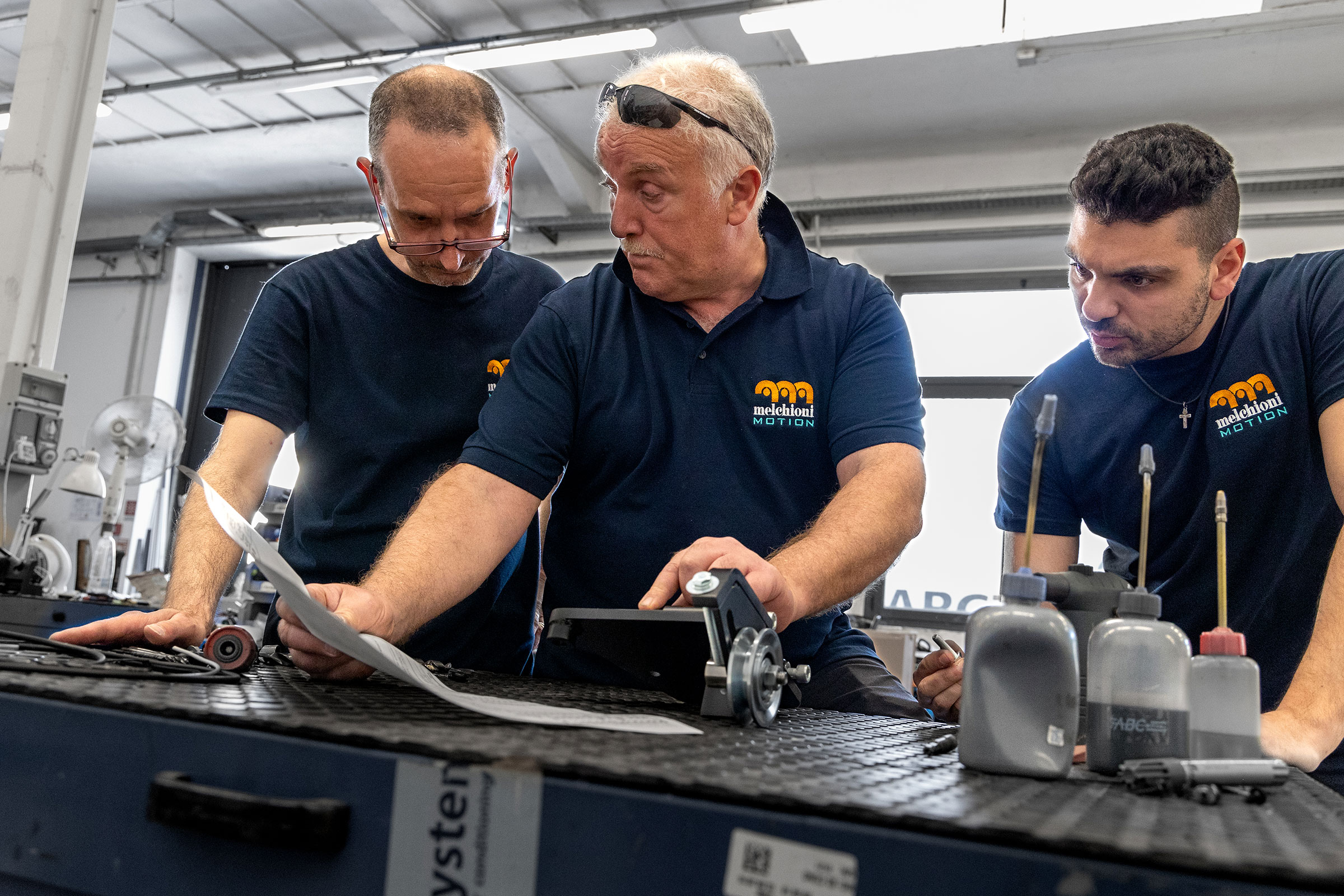 The Melchioni Motion team studies the customization of a solution for a customer